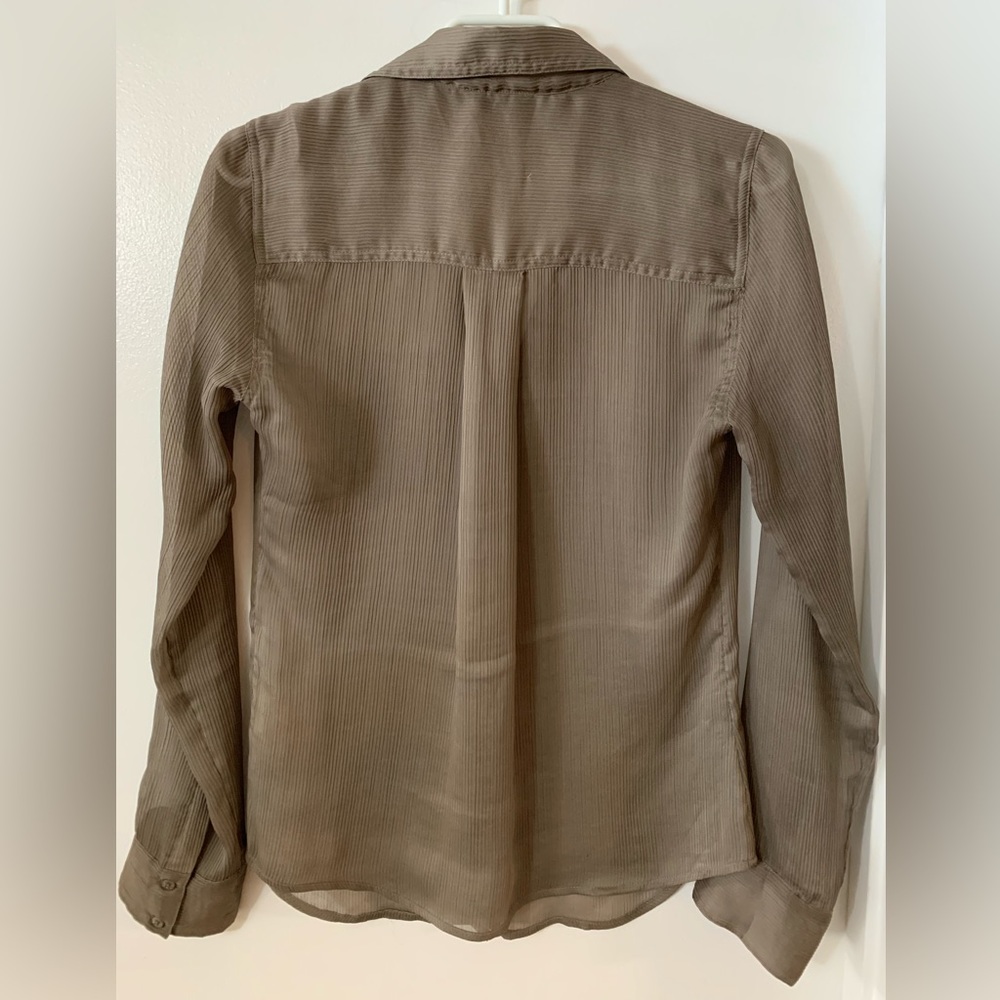 Guess blouse. - Picture 4 of 4